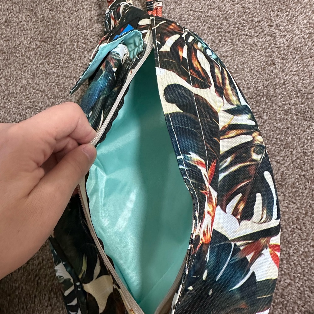 Kavu Multicolor Leaf Pattern Sling Bag - Picture 4 of 4
